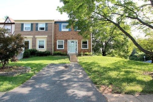 6200 Paddington Ln, Centreville, VA 20120