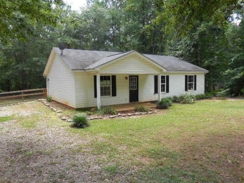 117 Moore St, Milner, GA 30257