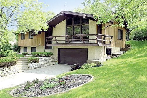 107 Westminster Dr., Waukesha, WI 53186