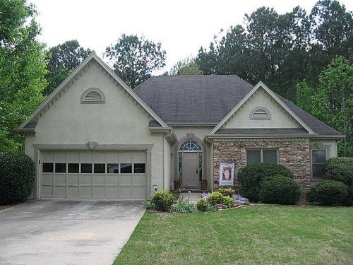 135 Channings Lake Drive, Lawrenceville, GA 30043