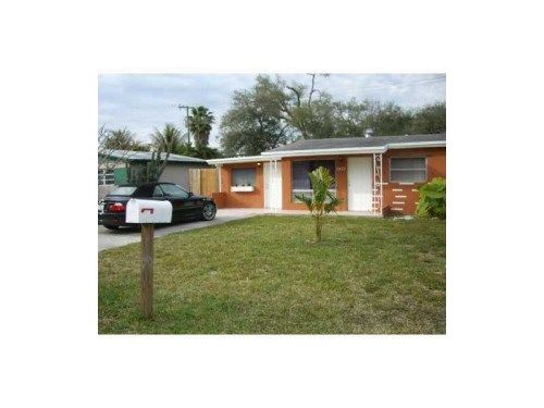 5627 Forrest St, Hollywood, FL 33021