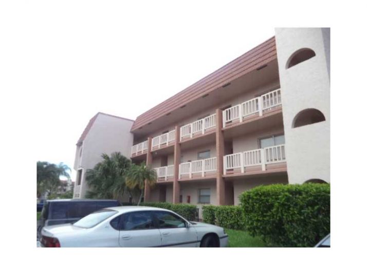 9330 SUNRISE LAKES BL # 206, Fort Lauderdale, FL 33322