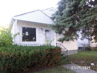 714 Center St, Waukegan, IL 60085