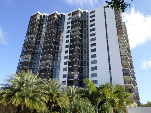 3375 N COUNTRY CLUB DR # 203, Miami, FL 33180