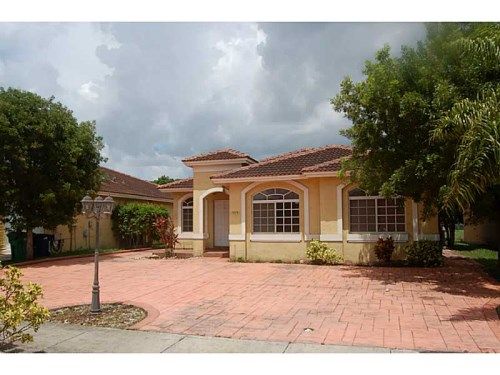 19991 NW 77 CT, Hialeah, FL 33015