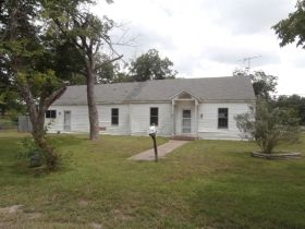 702 Limestone Ave, Mart, TX 76664