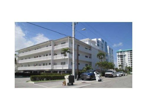 10250 W BAY HARBOR DR # 2E, Miami Beach, FL 33154