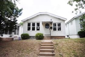 4625 Leona St, Saint Louis, MO 63116