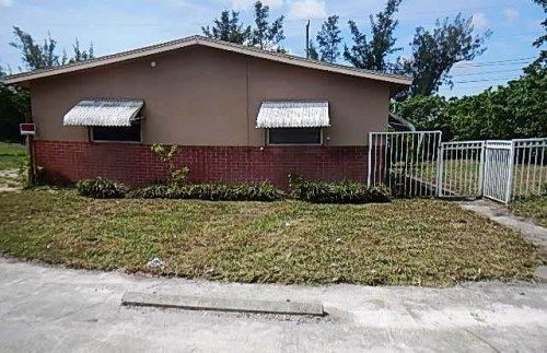 4132 & 4134 Waterway Dr, Lake Worth, FL 33461