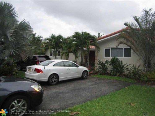 3520 S LONGFELLOW CIR, Hollywood, FL 33021