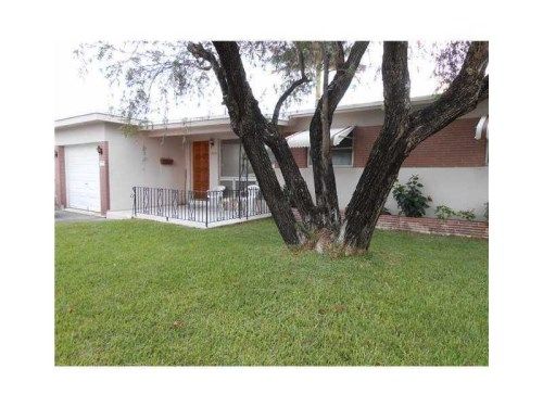 2105 N 14 CT # ., Hollywood, FL 33020