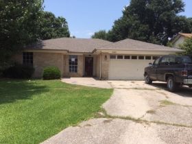 4107 Sleepy Hollow Ln, Port Arthur, TX 77642