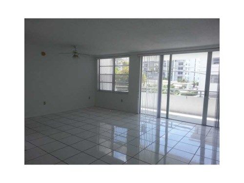 1080 94 ST # 204, Miami Beach, FL 33154