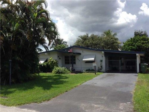 8420 NW 11 CT, Hollywood, FL 33024