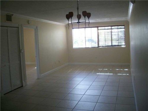 6195 NW 186 ST # 317, Hialeah, FL 33015