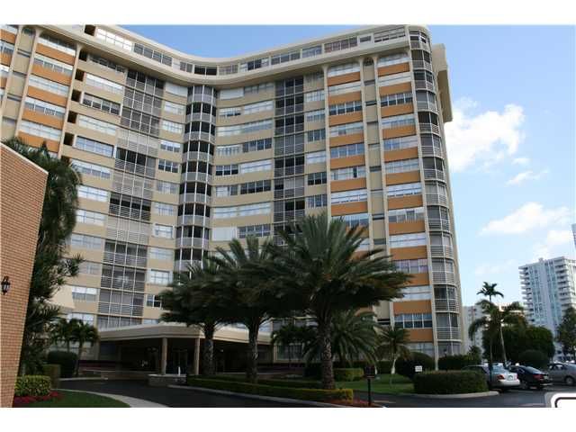 100 GOLDEN ISLES DR # 1113, Hallandale, FL 33009