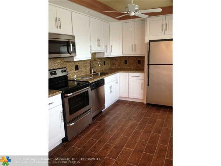 821 CYPRESS BLVD # 404, Pompano Beach, FL 33069