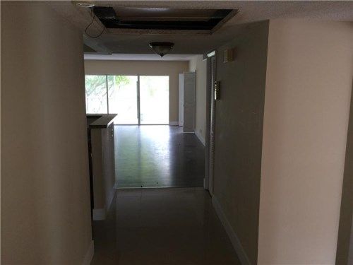 3250 N PALM AIRE DR # 201, Pompano Beach, FL 33069