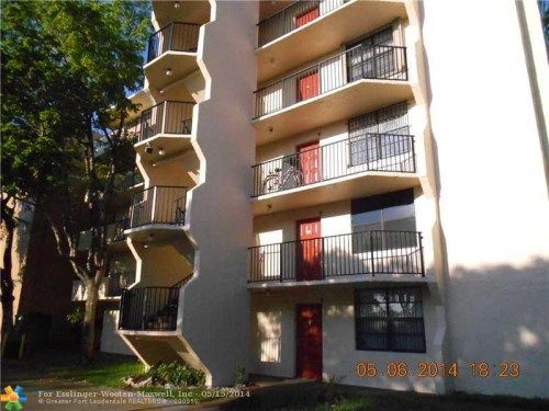 3550 BLUE LAKE DR # 304, Pompano Beach, FL 33064