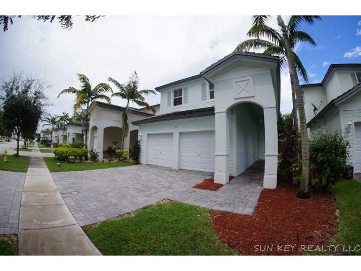 185 NE 36TH AVENUE RD, Homestead, FL 33033