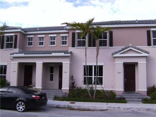 9233 SW 170  CT # 9233, Miami, FL 33196