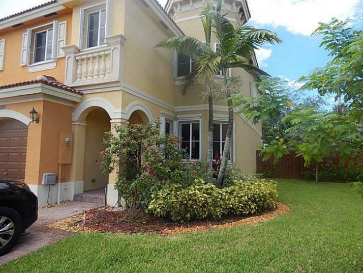 9045 SW 17 CT # 9045, Hollywood, FL 33025