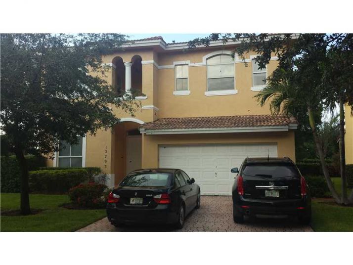 13793 SW 26 ST, Hollywood, FL 33027