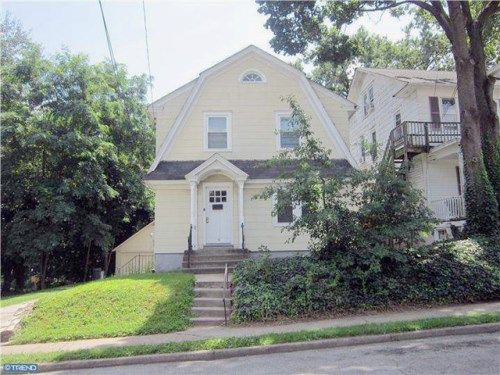 33 E PALMER ST, Morrisville, PA 19067