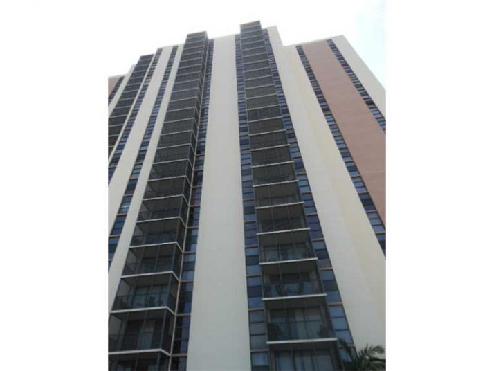 20301 W COUNTRY CLUB DR # 2230, Miami, FL 33180