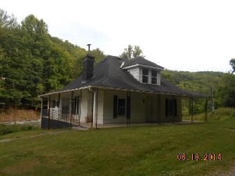 163 Lancelot Ln, Camp Creek, WV 25820