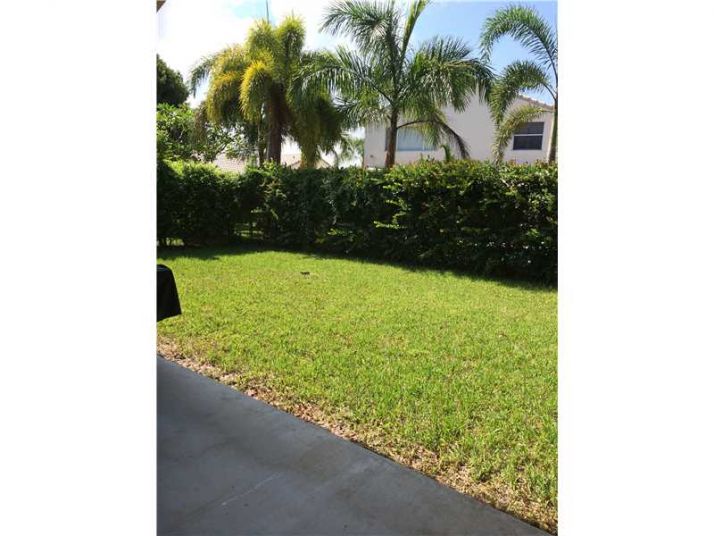 16200 SW 2 DR, Hollywood, FL 33027