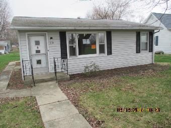 214 Craven St, Sweetser, IN 46987