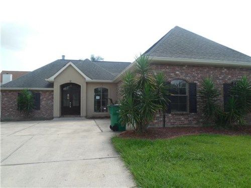 319 Madewood Dr., Destrehan, LA 70047