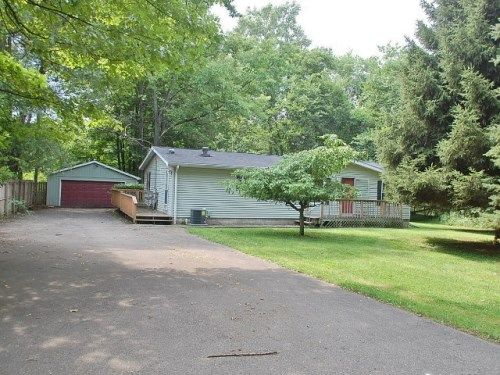 835 N Lemen St, Fenton, MI 48430