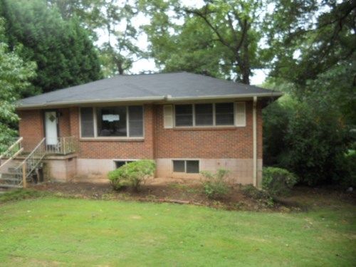 725 Shellnut Dr, Forest Park, GA 30297