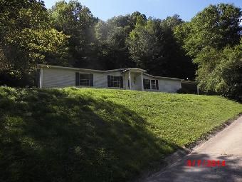 81 Mountain Spring, Van Lear, KY 41265