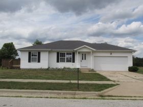 323 E Cado St, Fair Grove, MO 65648