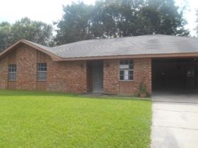 318 Orgeron Dr, Lafayette, LA 70506