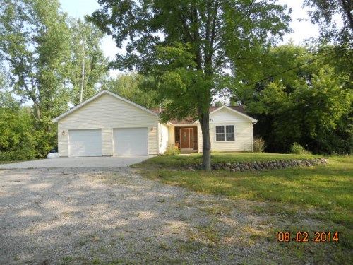 1180 W Pine River Rd, Breckenridge, MI 48615