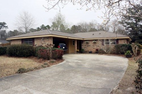 9 Country Park Circle, Petal, MS 39465