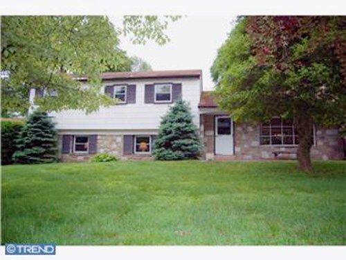 1376 Glen Echo Drive, Huntingdon Valley, PA 19006