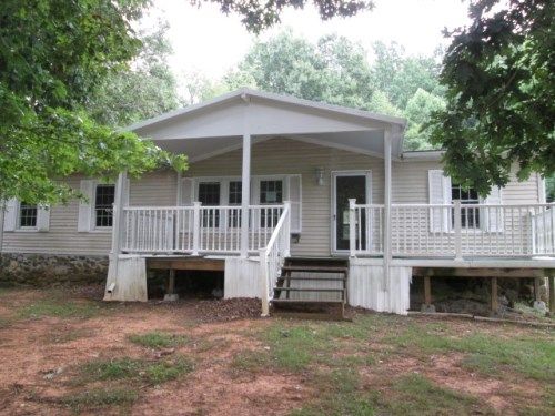 2642 Saunders Rd, Vinton, VA 24179