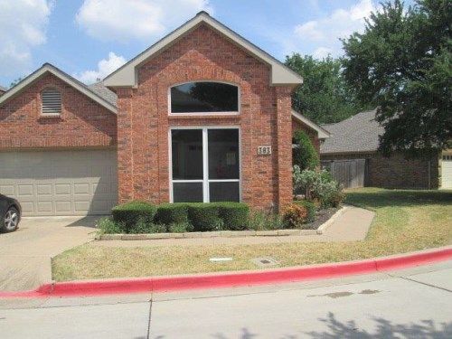 383 Arbor Ln, Euless, TX 76039