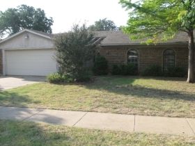 520 Mustang Dr, Fort Worth, TX 76179