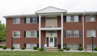 8260 Crestview Dr, Sterling Heights, MI 48312