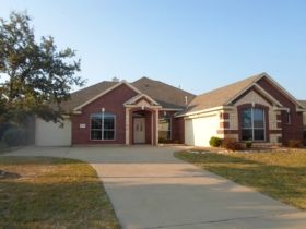 1425 Meadowlakes Dr, Azle, TX 76020