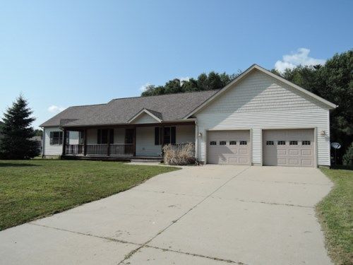 1039 S Stoneridge Dr, Plainwell, MI 49080