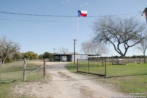 366 LOTI LN, Pipe Creek, TX 78063