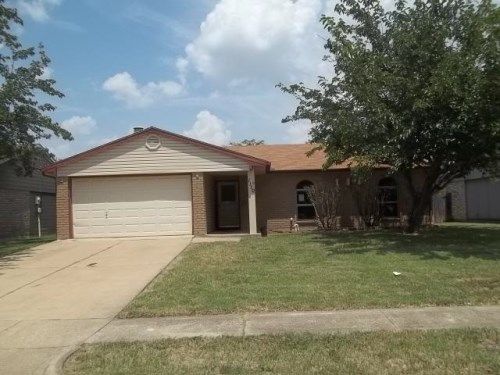 1110 Clark Trl, Grand Prairie, TX 75052