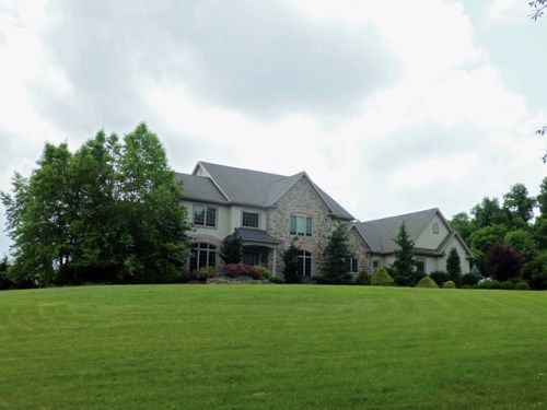 16 High Meadows Lane, Leesport, PA 19533